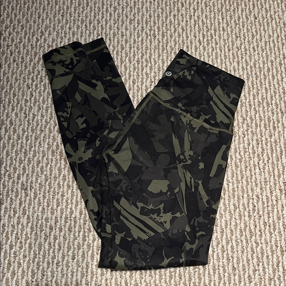 lululemon athletica Women's Leggings - Black Green Camouflage - Picture 4 of 8